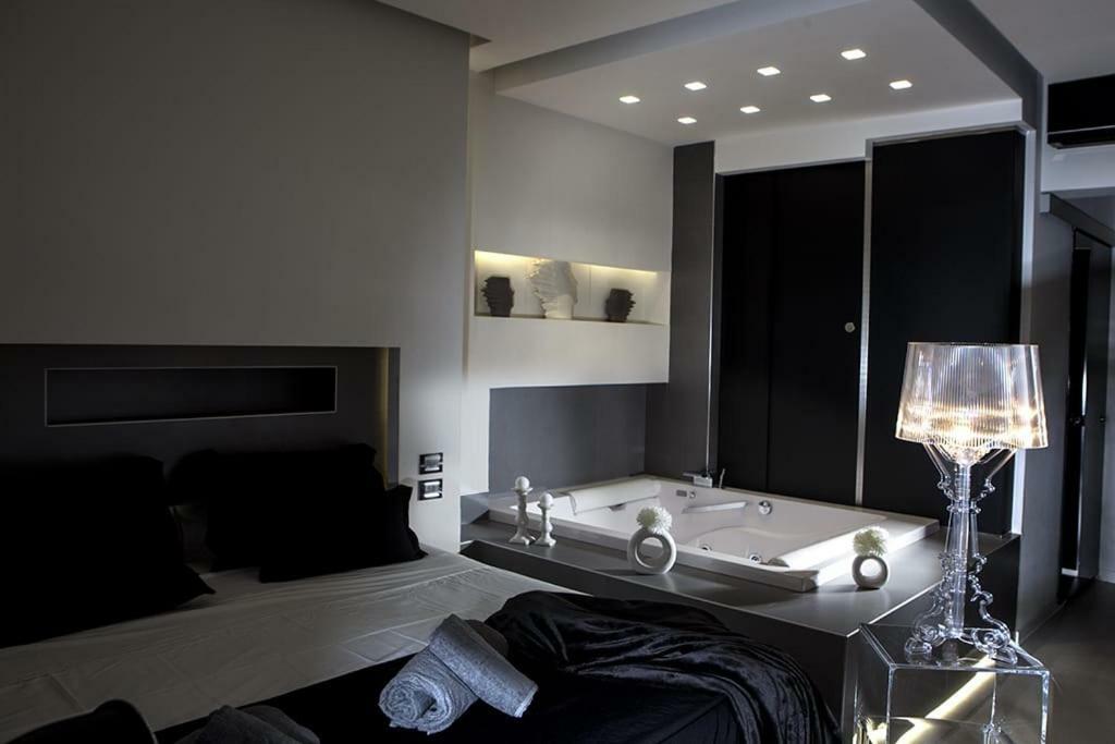 Crystal Skyline Neapolis Appartamento