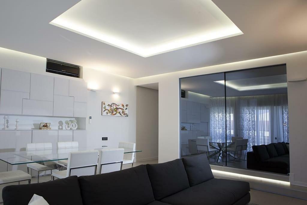 Appartamento Crystal Skyline Neapolis *